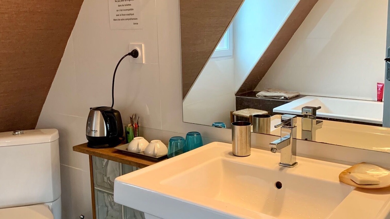 Photo of Bathroom in Colombiers