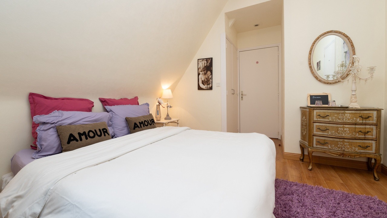 Photo of Bedroom in Saint-Ave