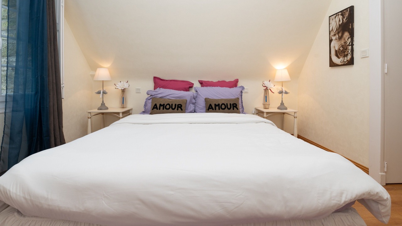 Photo of Bedroom in Saint-Ave