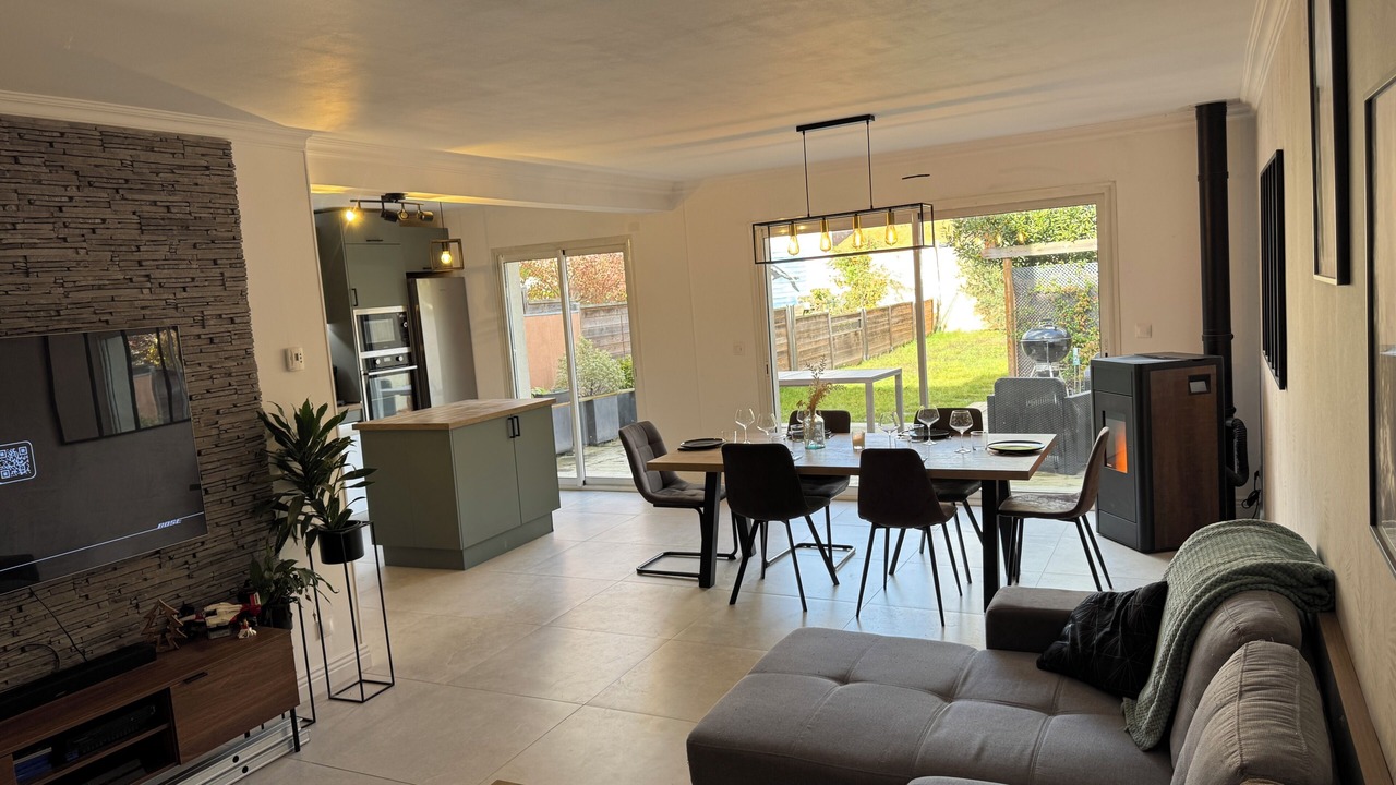Photo of Livingroom in Miroir - Batignolles
