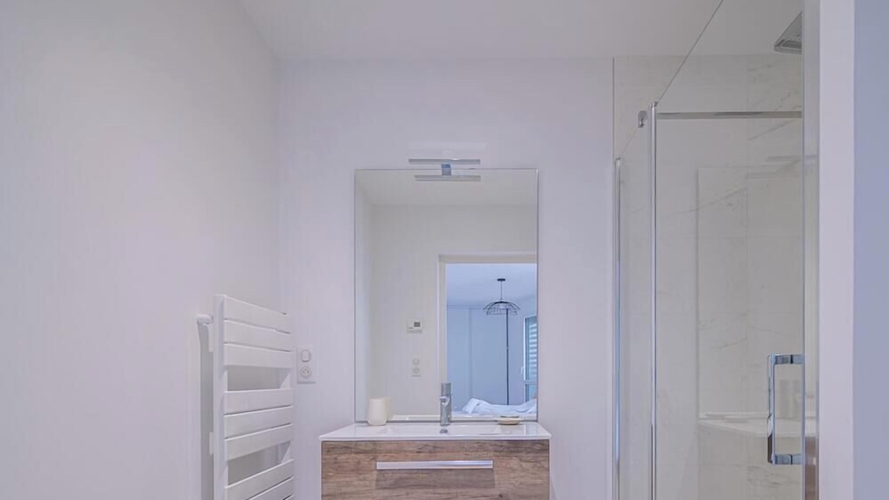 Photo of Bathroom in Republique