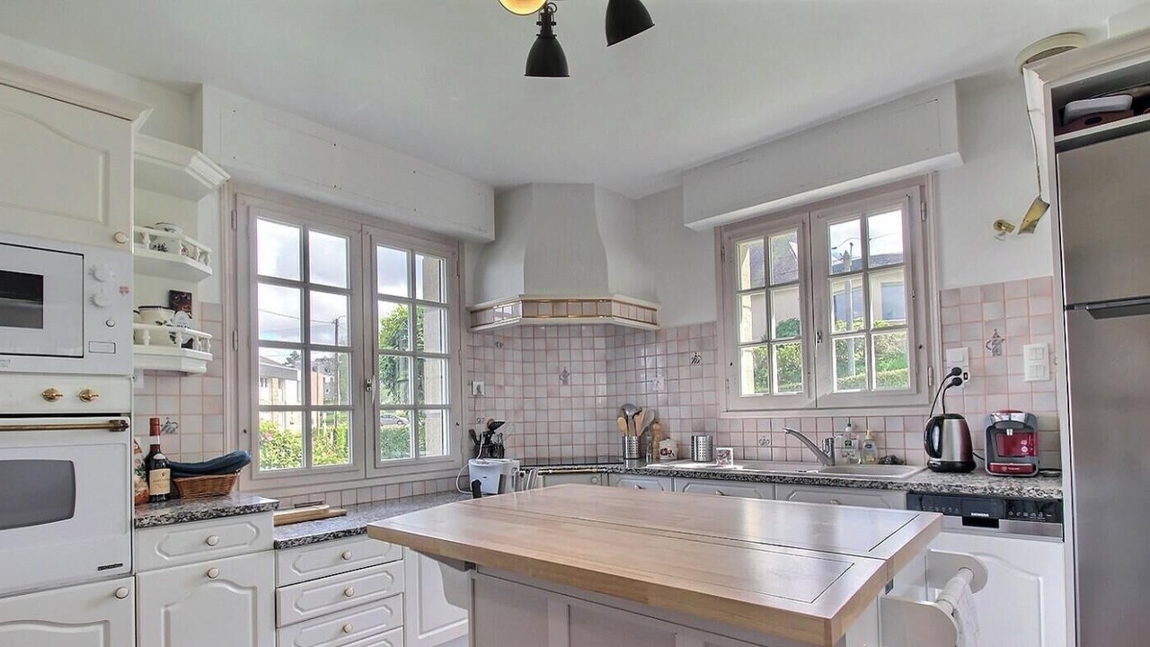 Photo of Kitchen in Tredrez-Locquemeau