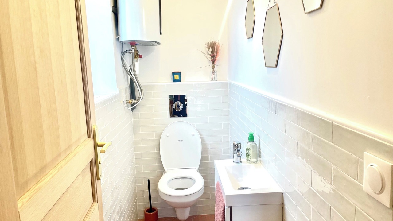 Photo of Bathroom in Saint-Remy-les-Chevreuse