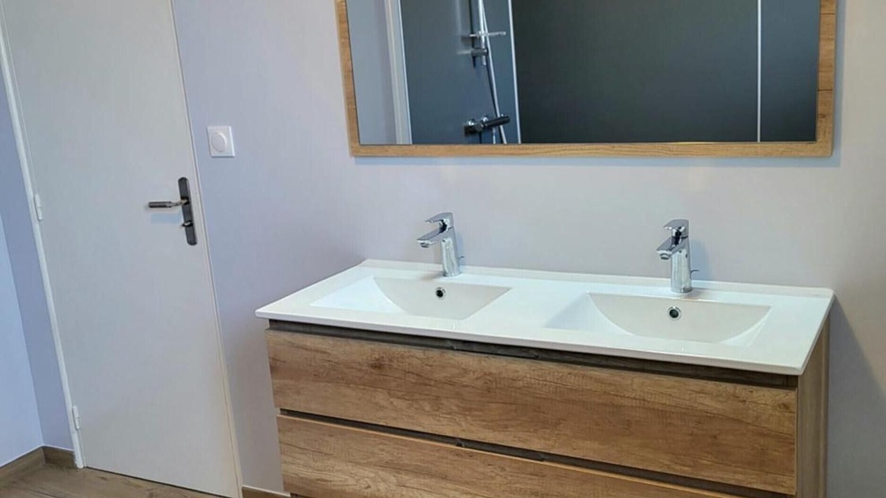 Photo of Bathroom in Lessay