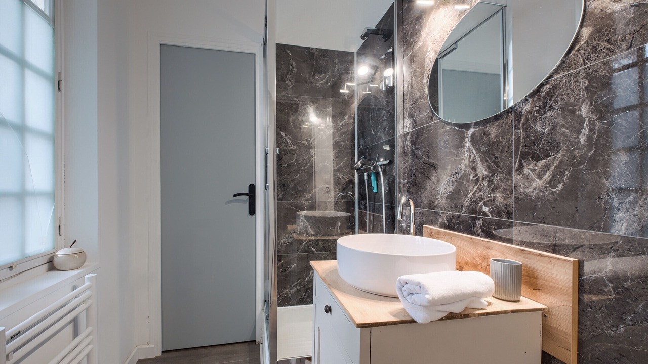 Photo of Bathroom in Laval