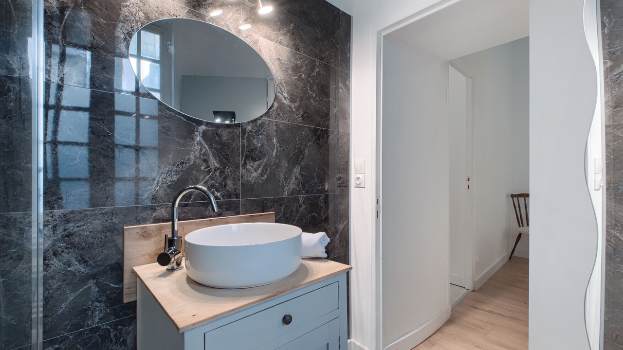 Photo of Bathroom in Laval