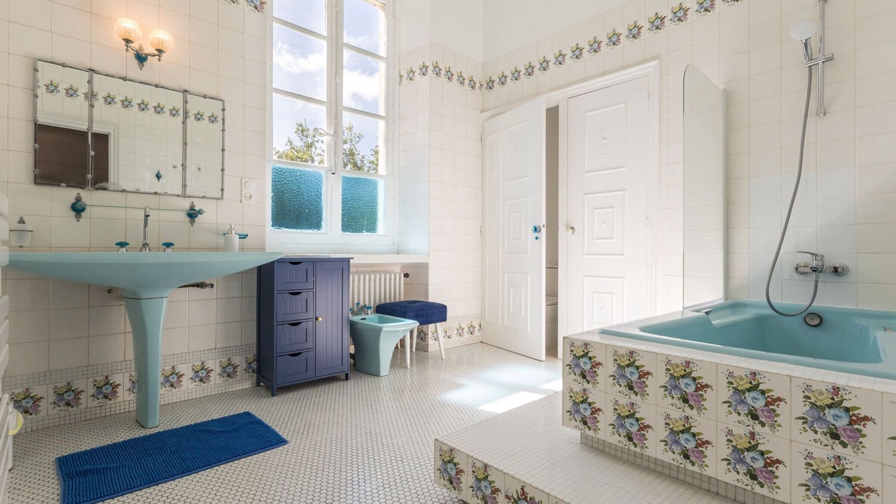 Photo of Bathroom in Saint-Etienne-de-Montluc