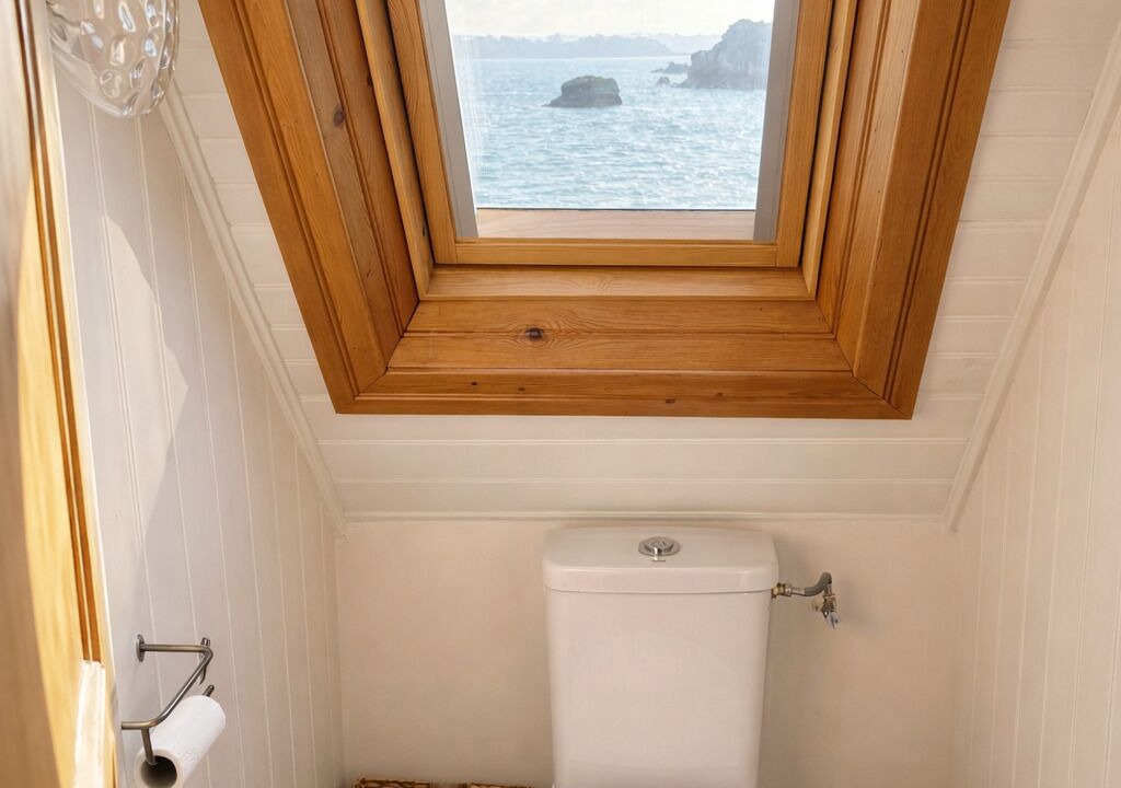 Photo of Bathroom in Plougrescant