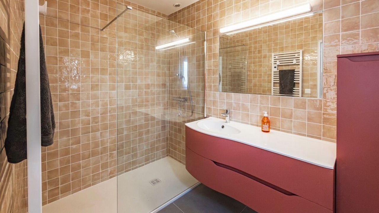 Photo of Bathroom in Tredrez-Locquemeau