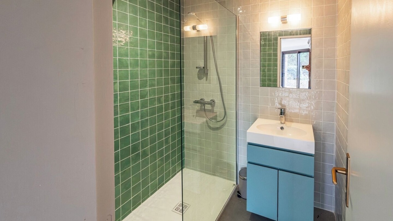 Photo of Bathroom in Tredrez-Locquemeau