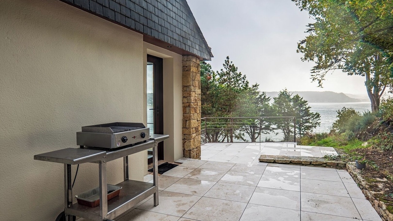 Photo of Patio Balcony in Tredrez-Locquemeau