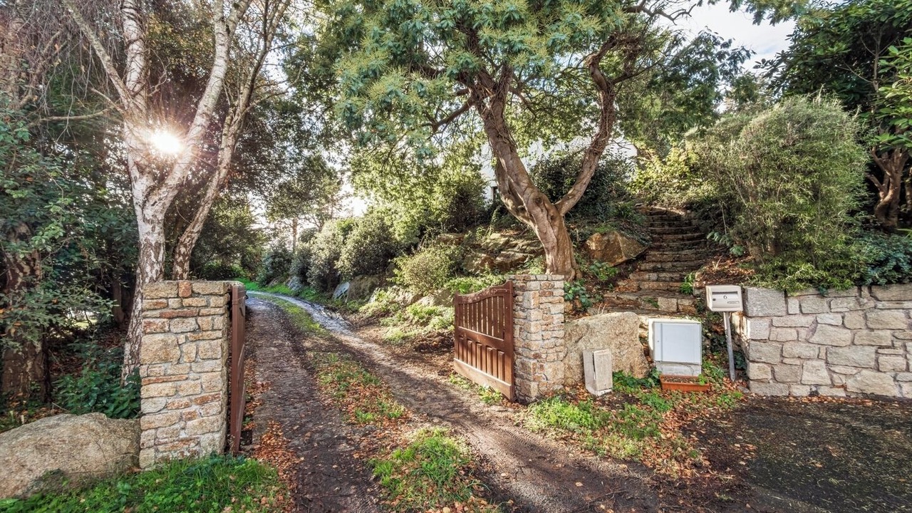Photo of Outdoor in Tredrez-Locquemeau