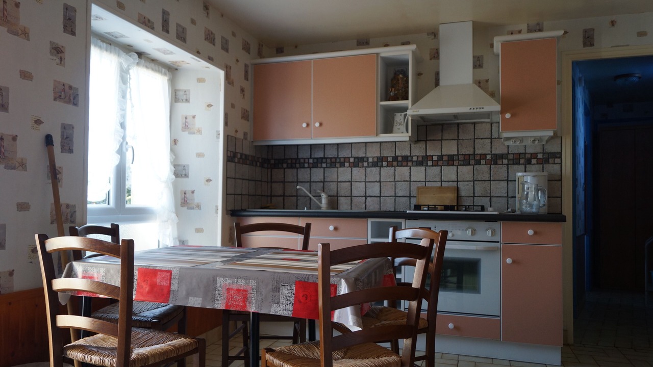 Photo of Kitchen in Plougrescant