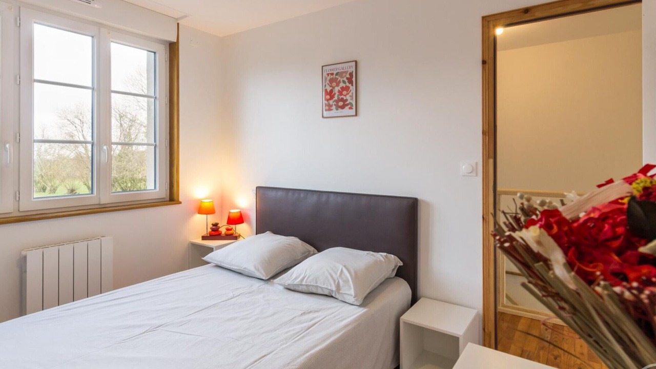 Photo of Bedroom in Cherence-le-Heron