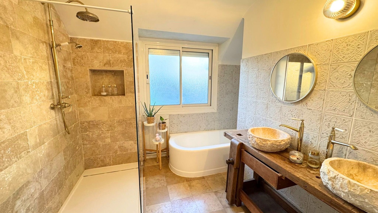 Photo of Bathroom in Saint-Jean-sur-Mayenne