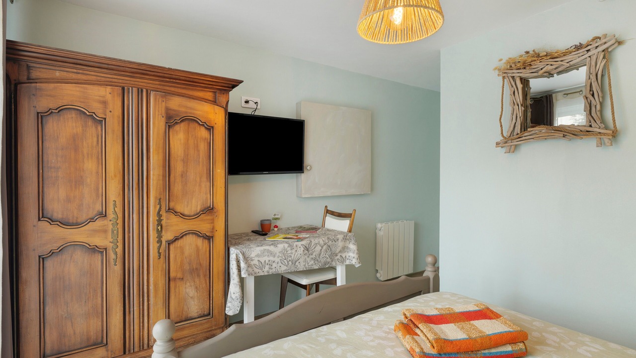 Photo of Bedroom in Neant-sur-Yvel