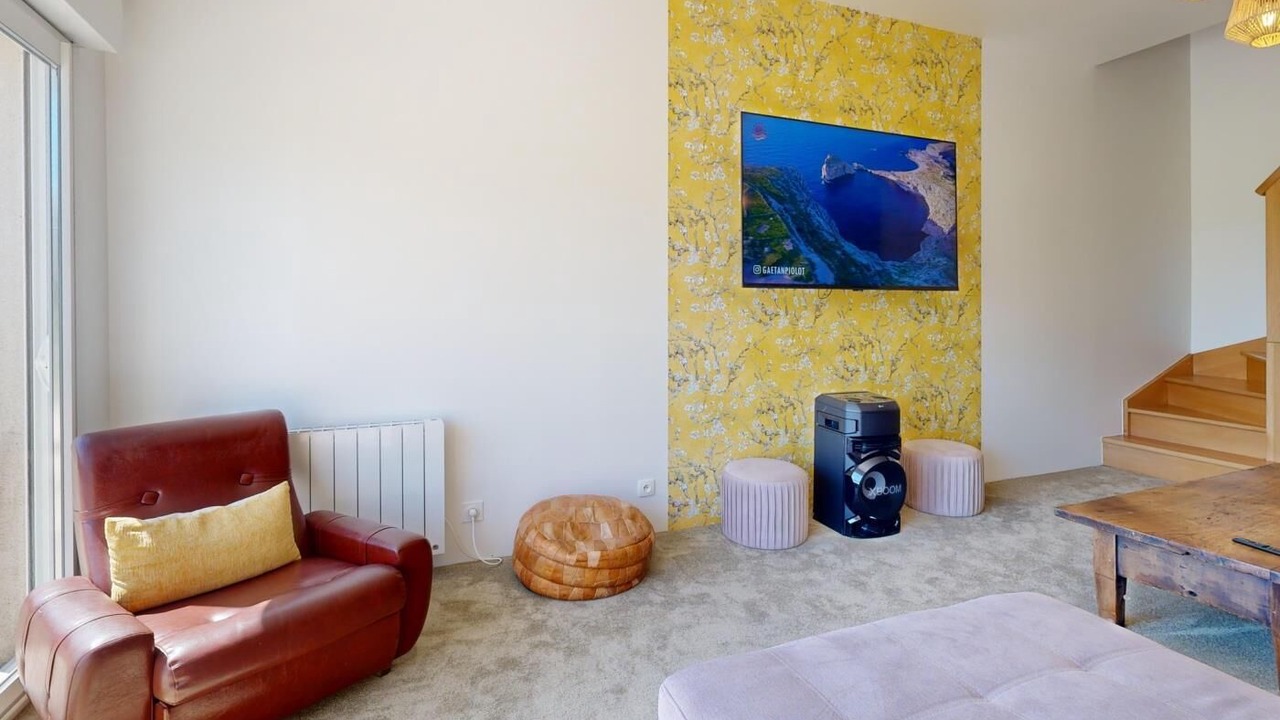 Photo of Livingroom in Burcy