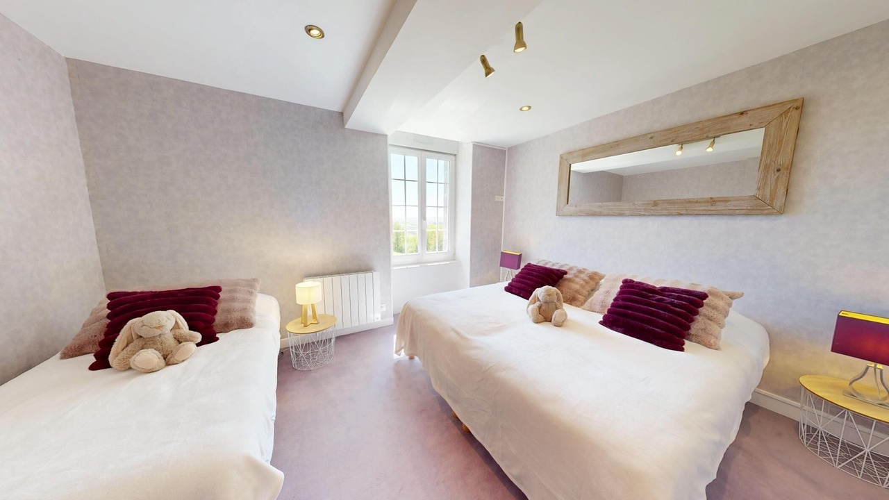 Photo of Bedroom in Burcy