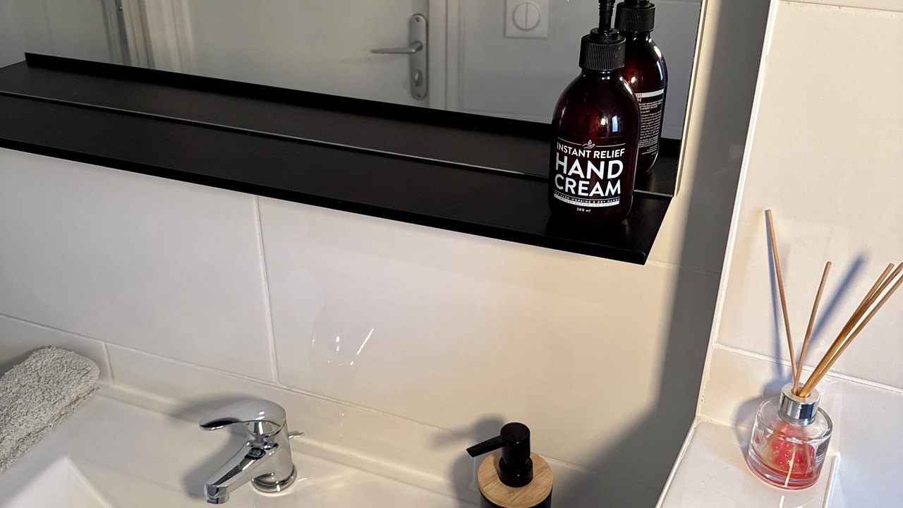 Photo of Bathroom in Le Mesnil-Saint-Denis