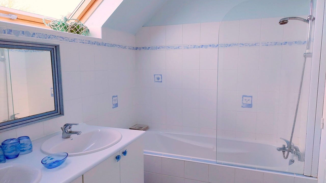Photo of Bathroom in Lannilis