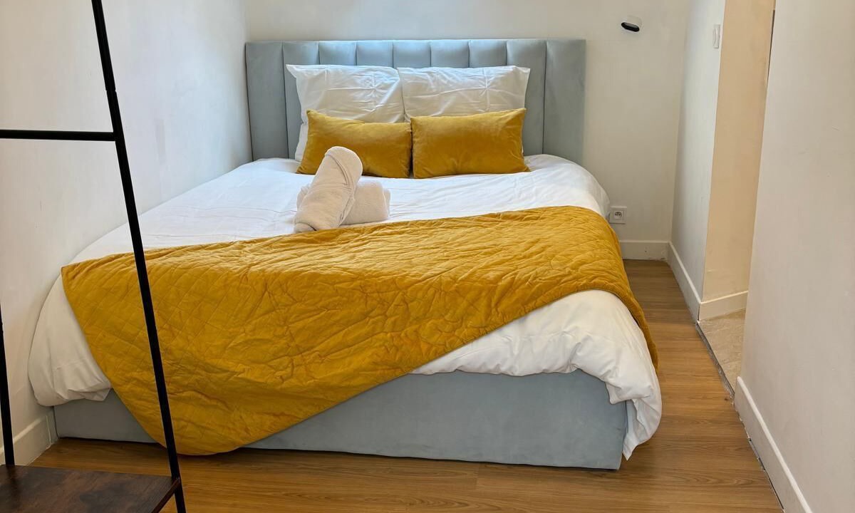 Photo of Bedroom in Exmes