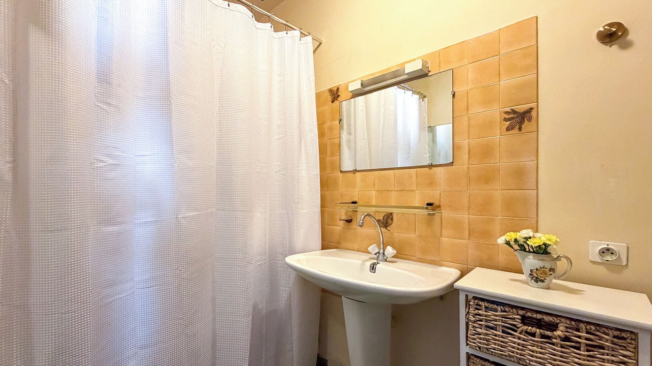Photo of Bathroom in Saint-Cenere