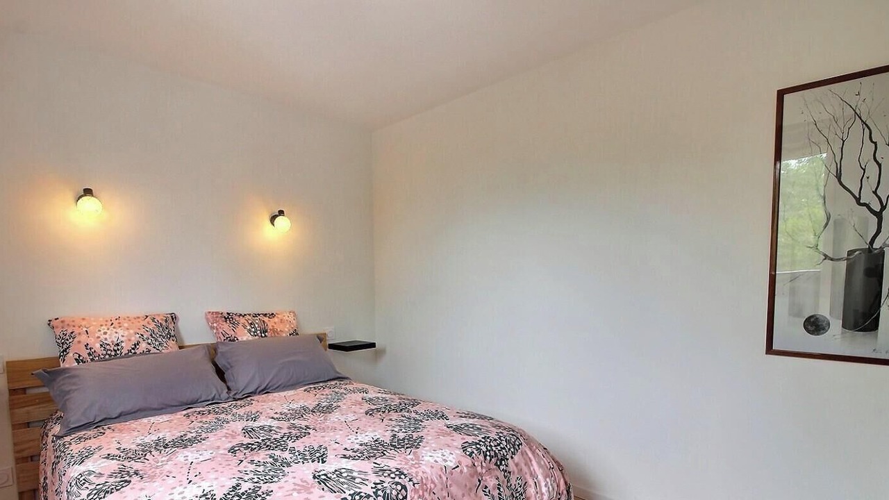 Photo of Bedroom in Plelo