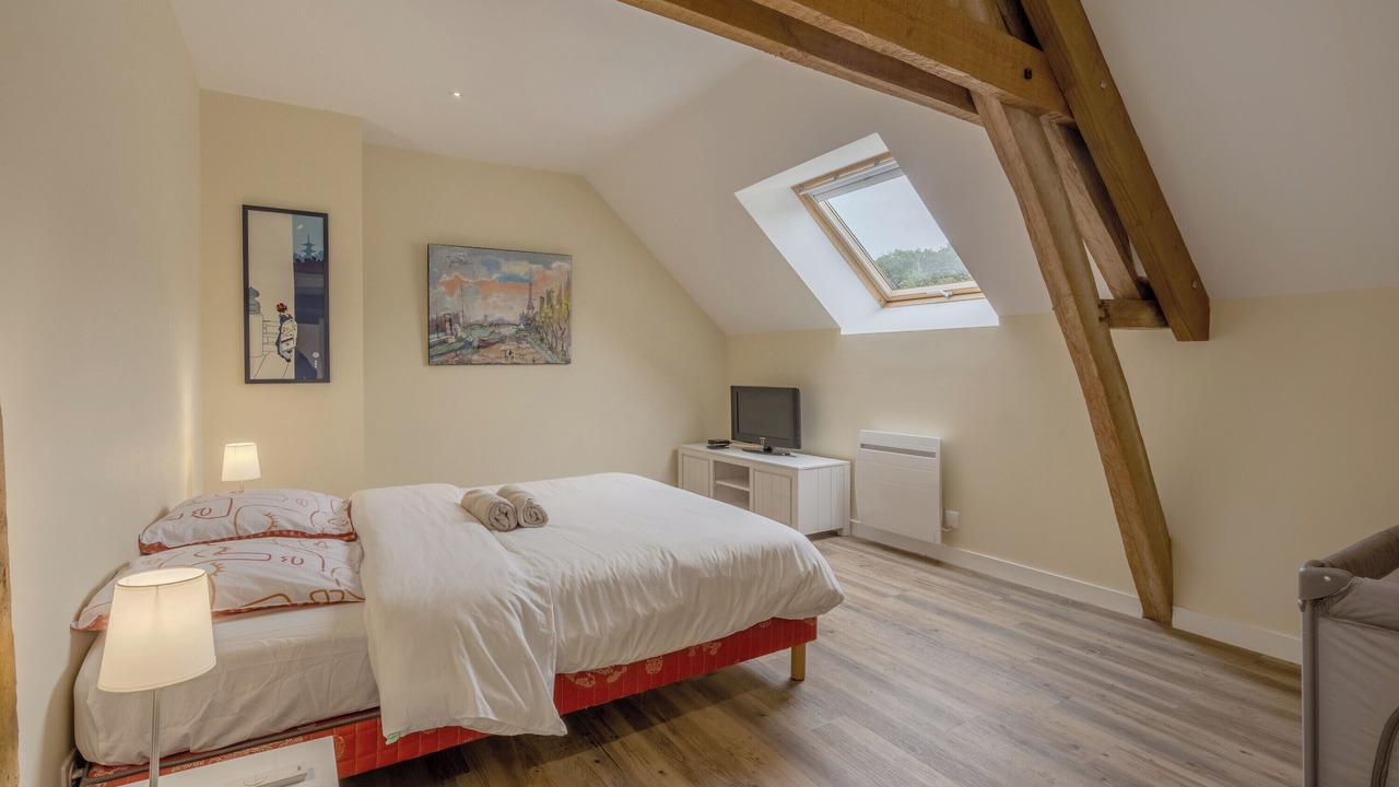 Photo of Bedroom in Thoree-les-Pins