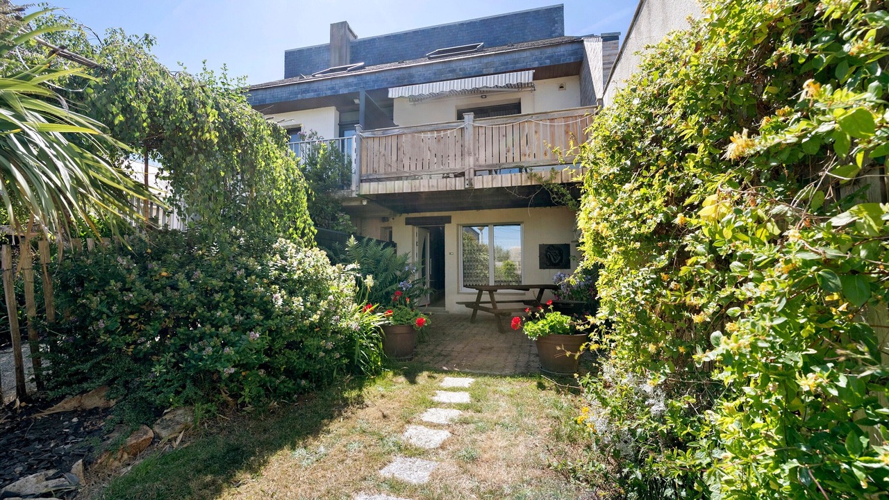 Photo of Outdoor in Saint-Martin de Brehal