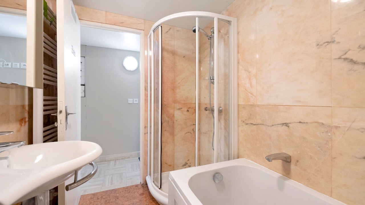 Photo of Bathroom in Saint-Martin de Brehal