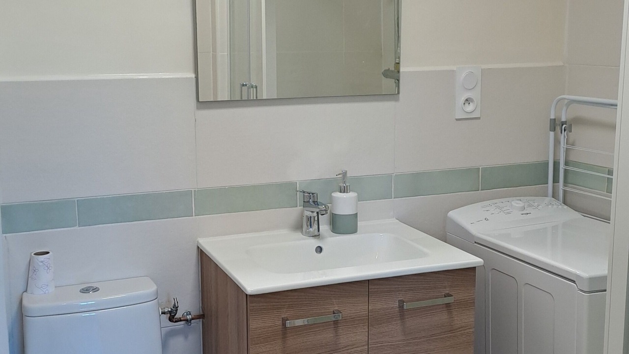 Photo of Bathroom in Dinan