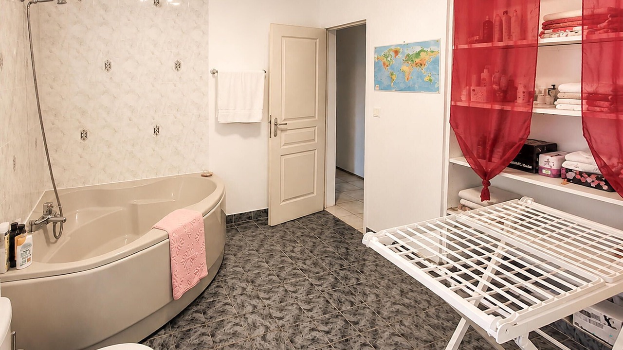 Photo of Bathroom in Saint-Yvi
