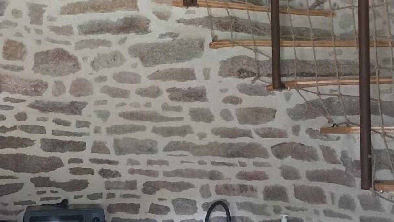 Photo of Others in Peaule