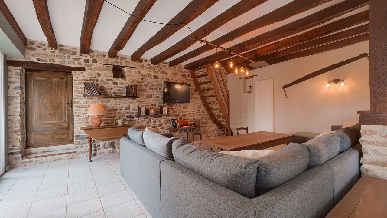 Photo of Livingroom in Bourgon