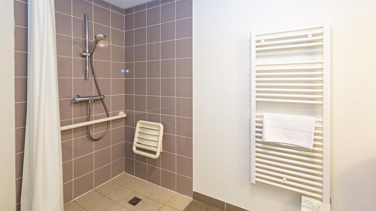 Photo of Bathroom in Roz-sur-Couesnon