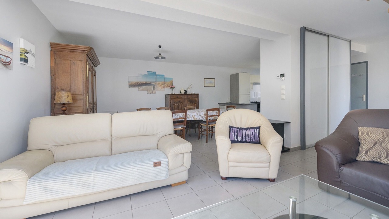Photo of Livingroom in Saint-Martin de Brehal