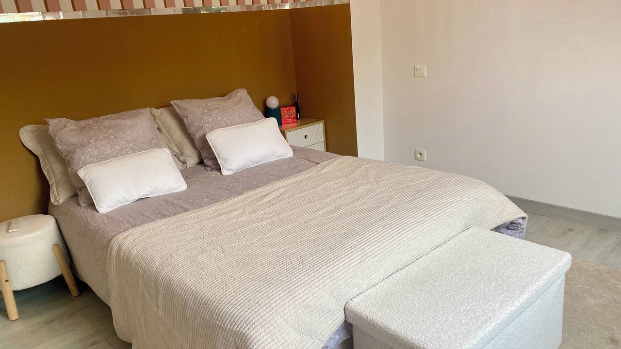 Photo of Bedroom in Yvre-l'Eveque