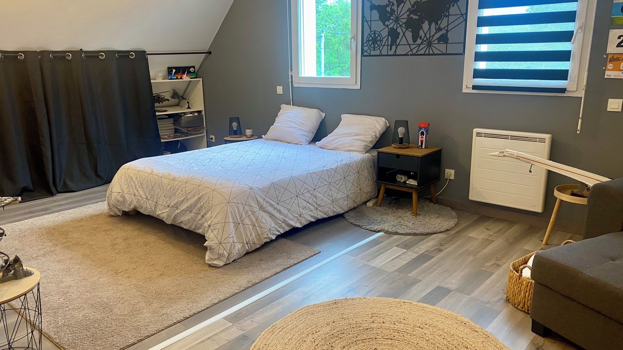 Photo of Bedroom in Yvre-l'Eveque