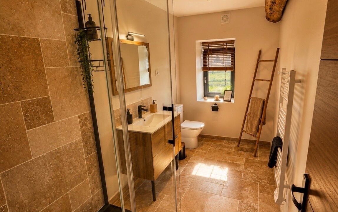 Photo of Bathroom in Dragey-Ronthon