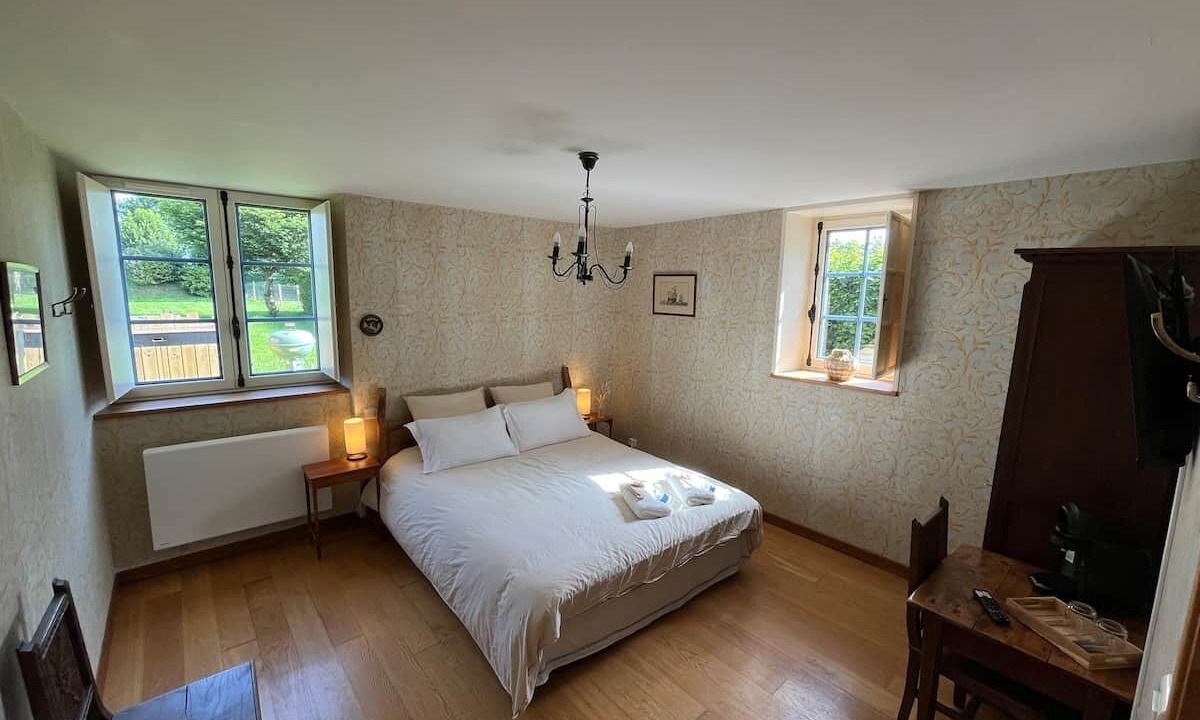 Photo of Bedroom in Saint-Remy-du-Plein