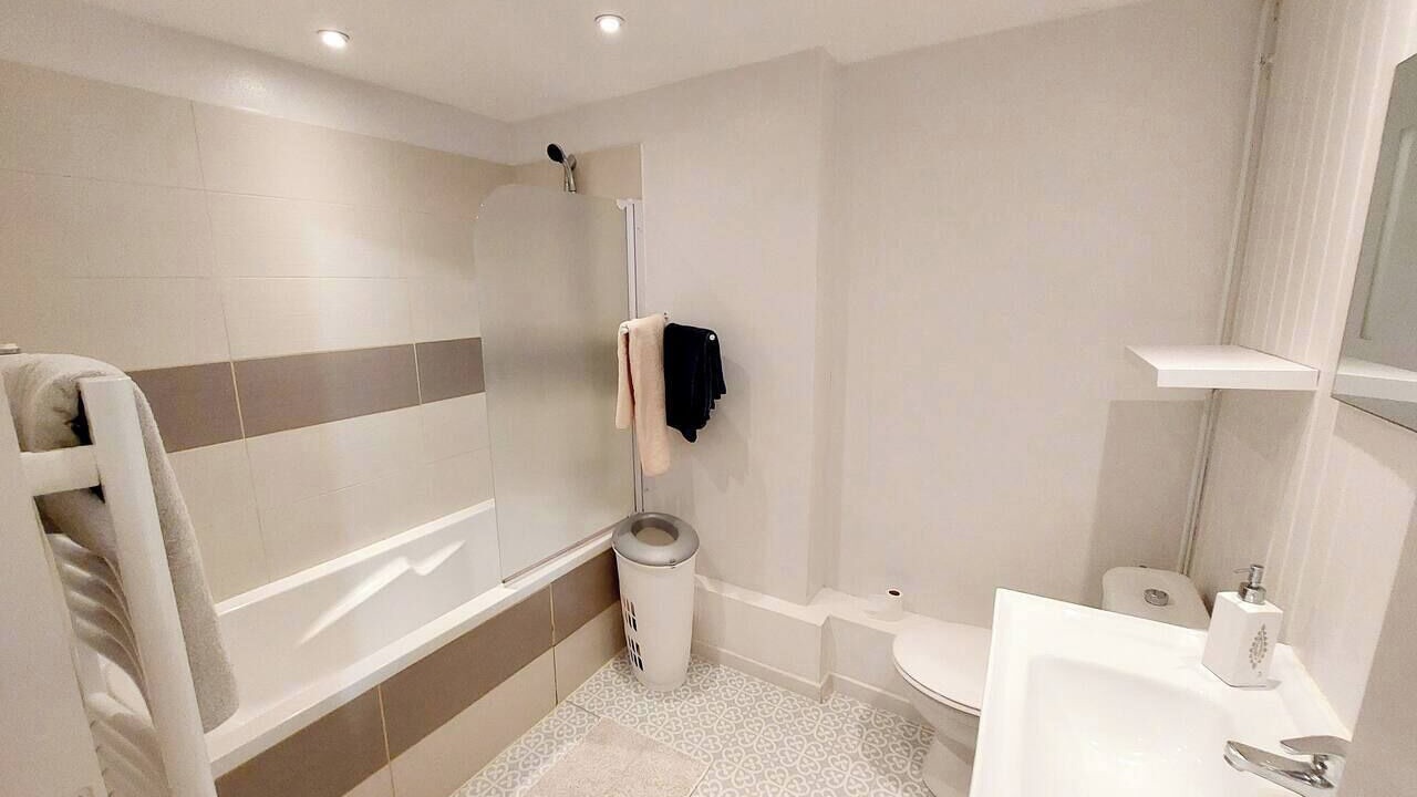 Photo of Bathroom in Tourville-sur-Sienne