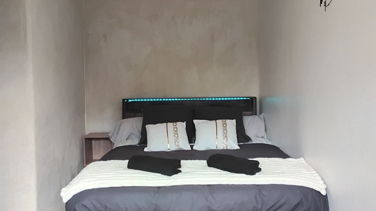 Photo of Bedroom in Saint-Brieuc