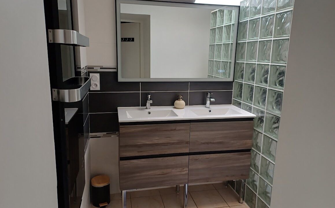 Photo of Bathroom in Saint-Brieuc