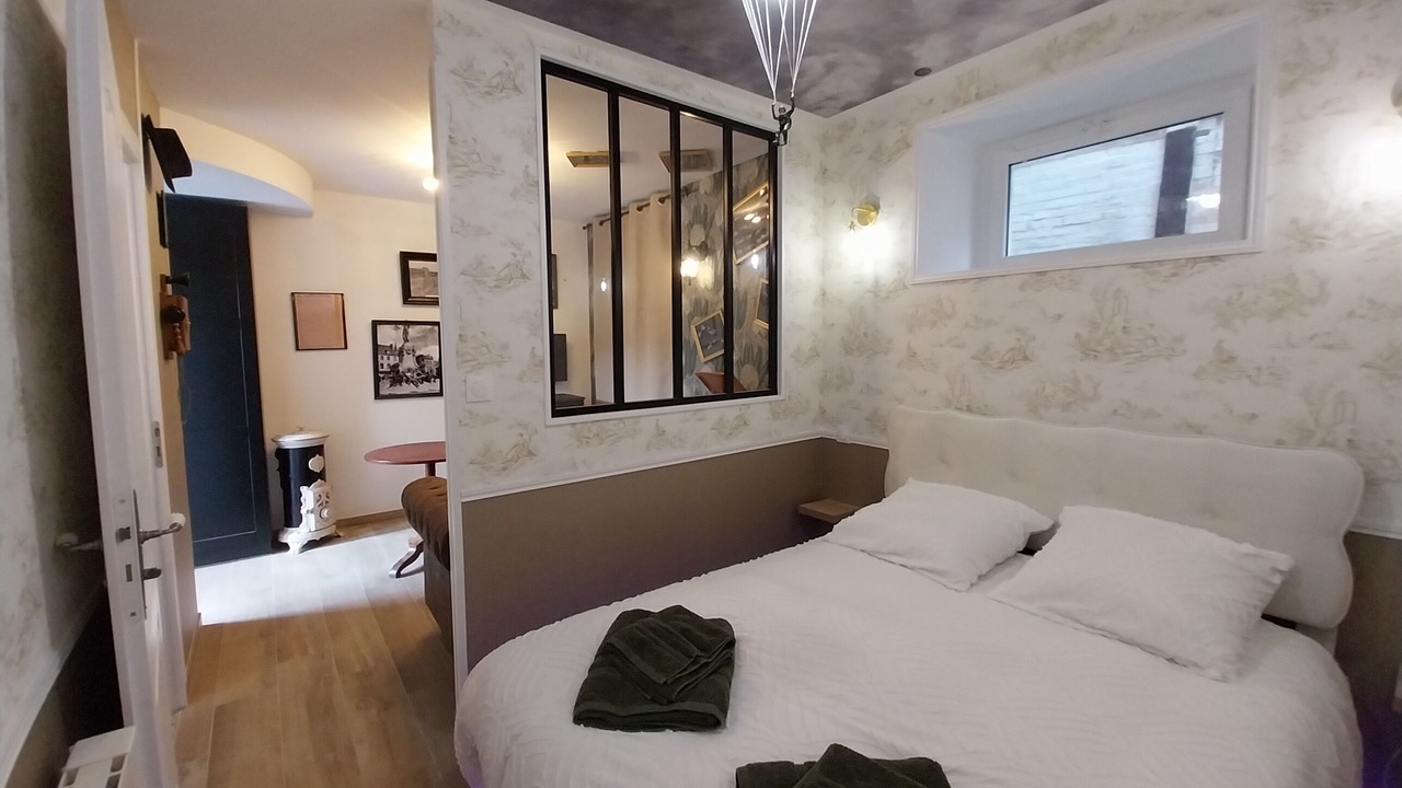 Photo of Bedroom in Carentan