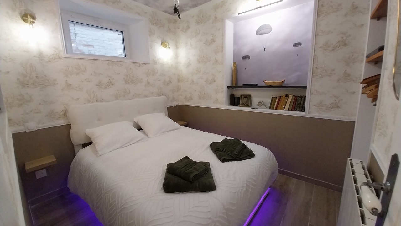 Photo of Bedroom in Carentan