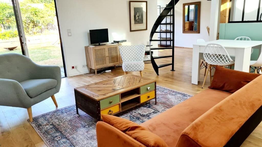 Photo of Livingroom in Zola