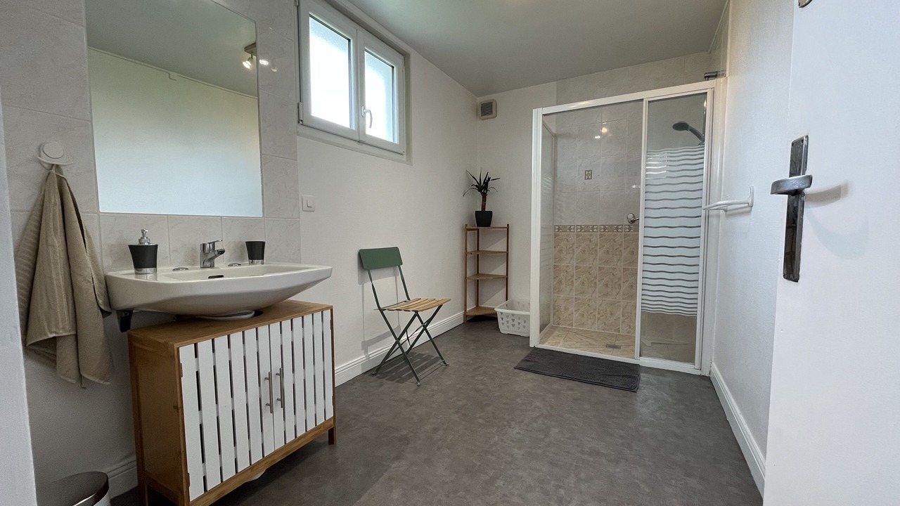 Photo of Bathroom in Fontaine-la-Guyon