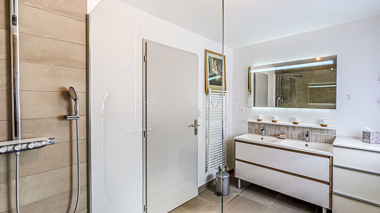 Photo of Bathroom in Bono
