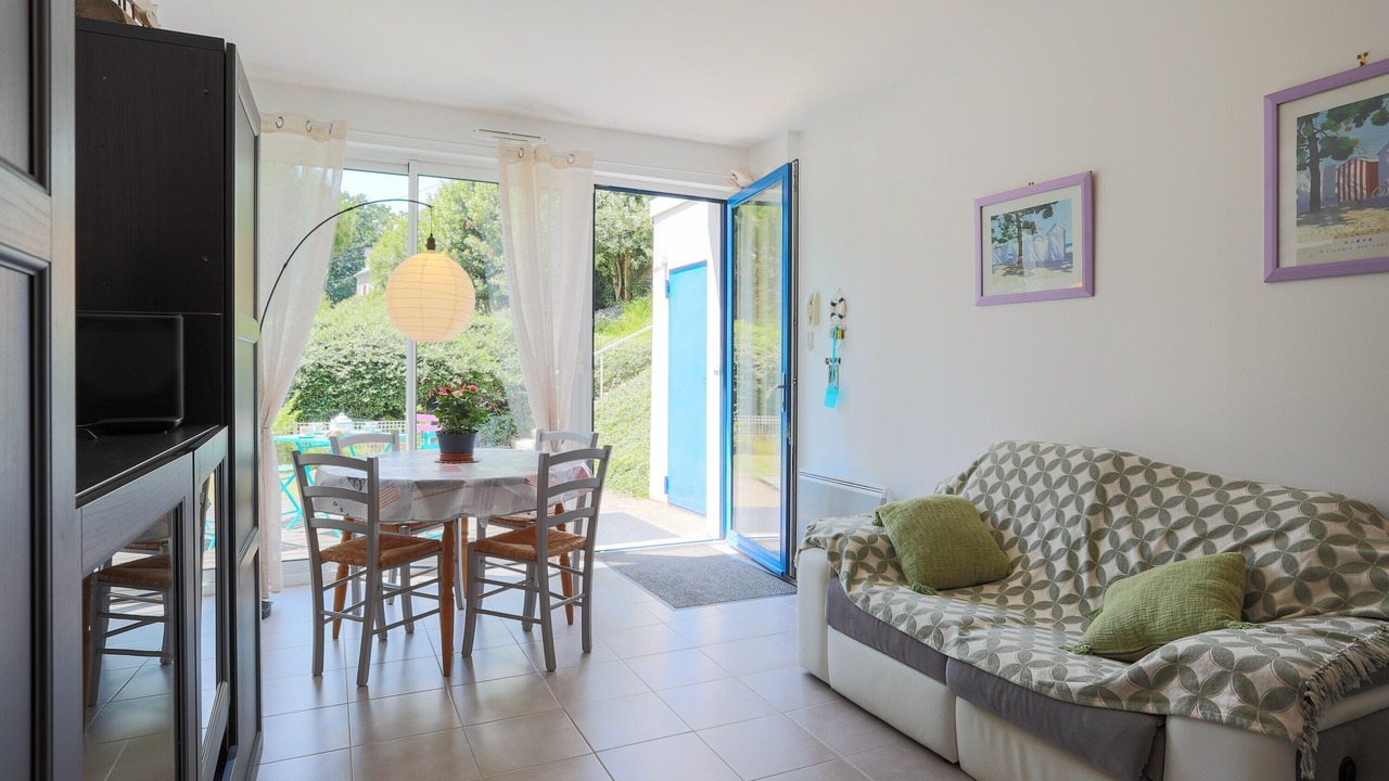 Photo of Livingroom in Etables-sur-Mer