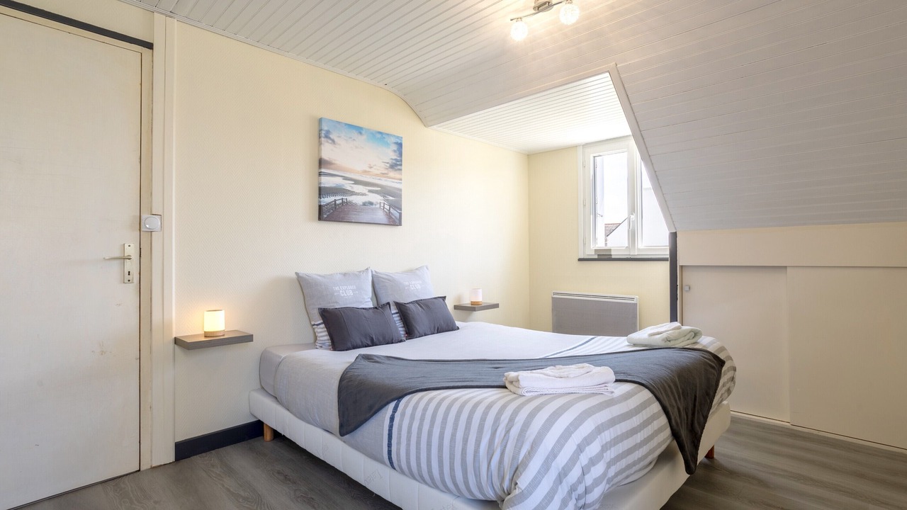 Photo of Bedroom in Saint-Guenole